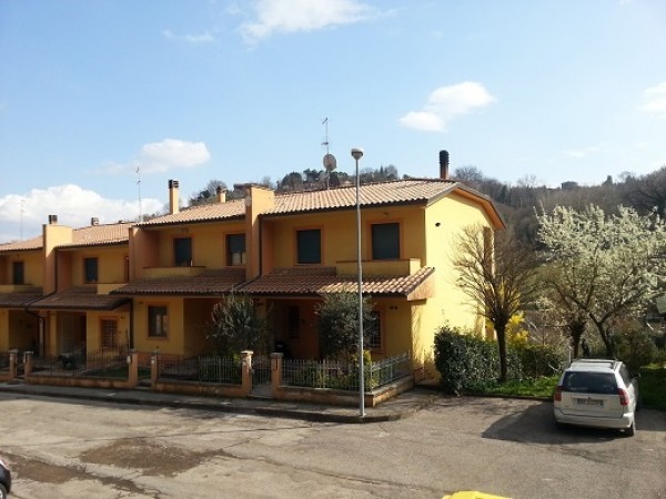 Villetta a schiera in vendita a Perugia, Pretola, 150 mq - Foto 2