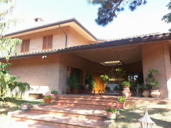 Villa in vendita a Perugia, Casa Del Diavolo, 410 mq