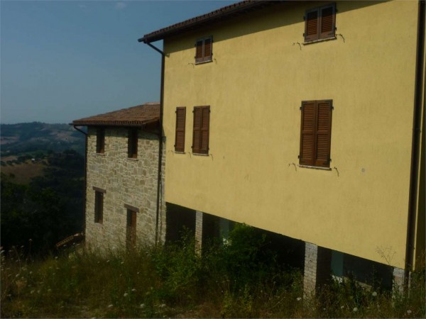 Rustico/Casale in vendita a Nocera Umbra, Con giardino, 315 mq - Foto 2