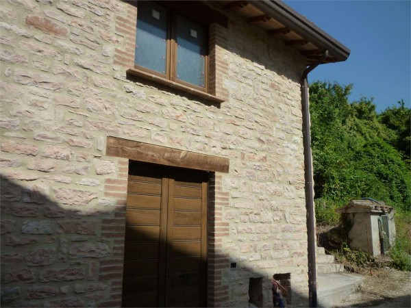 Casa indipendente in vendita a Nocera Umbra, Con giardino, 150 mq - Foto 5