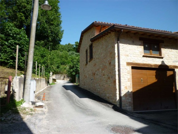 Casa indipendente in vendita a Nocera Umbra, Con giardino, 150 mq - Foto 14
