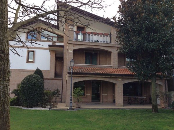 Villa in vendita a Mercogliano, Centrale, 350 mq - Foto 3