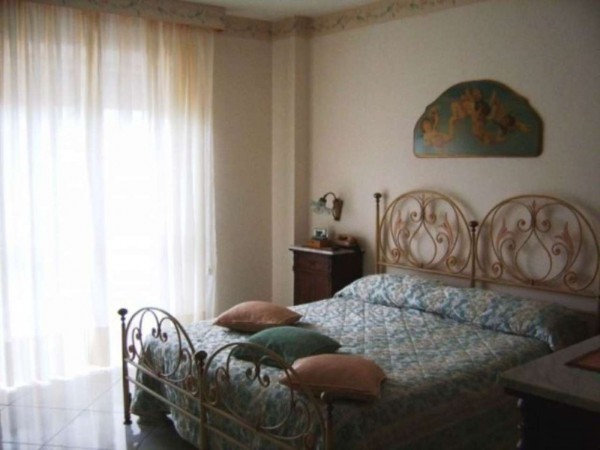 Appartamento in vendita a Caserta, Tuoro, 145 mq - Foto 3