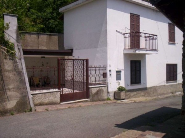 Casa indipendente in vendita a Ovada, 100 mq