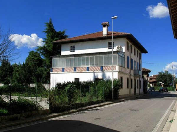 Casa indipendente in vendita a Pozzuolo del Friuli, Zugliano, Con giardino, 440 mq