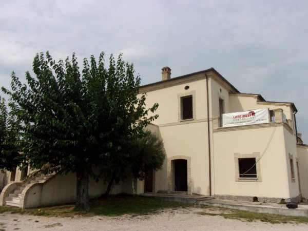 Rustico/Casale in vendita a Ortona, 1400 mq - Foto 1