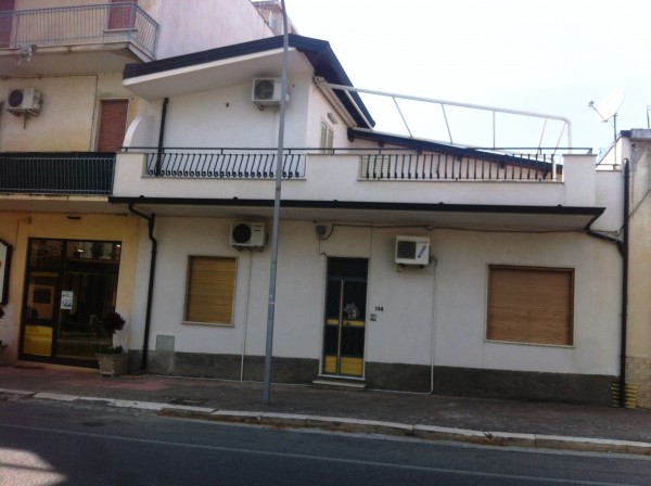 Casa indipendente in vendita a Gioiosa Ionica, Semi-centrale, 190 mq - Foto 2