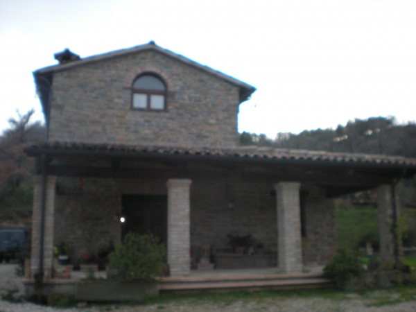 Rustico/Casale in vendita a Urbania, Battaglia, Con giardino, 350 mq