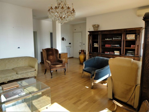 Appartamento in vendita a Alessandria, Piazza Genova, 120 mq