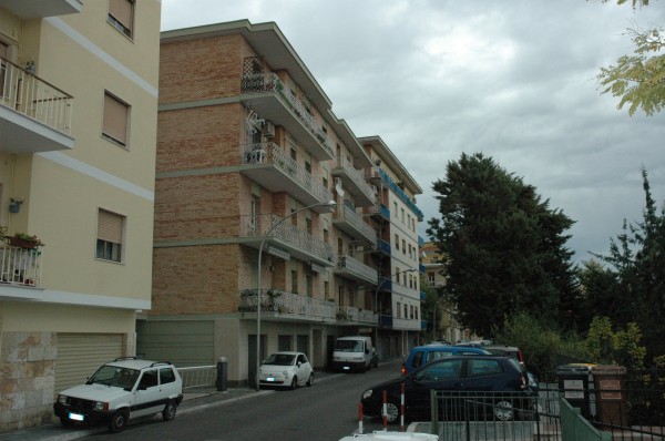 Appartamento in vendita a Chieti, Villa Comunale, 130 mq