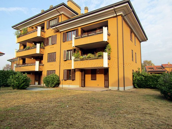 Appartamento in vendita a Peschiera Borromeo, Con giardino, 71 mq