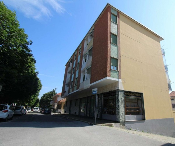 Appartamento in vendita a Alpignano, Centro, Arredato, 83 mq