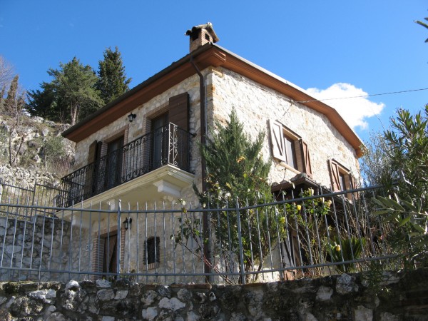 Rustico/Casale in vendita a Roccacasale, Borgo Alto, Con giardino, 107 mq - Foto 1