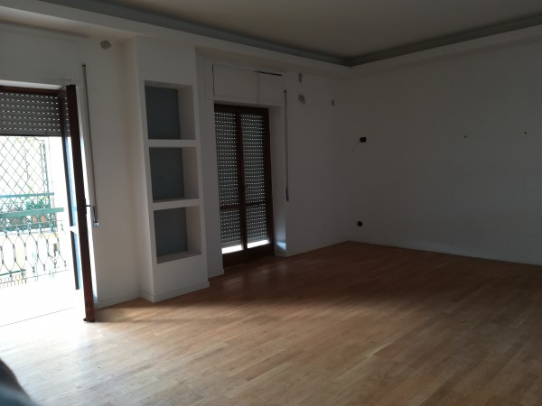 Appartamento in vendita a Portici, Centro, 120 mq