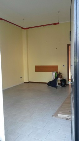 Negozio in affitto a Cesate, Stazione, 40 mq