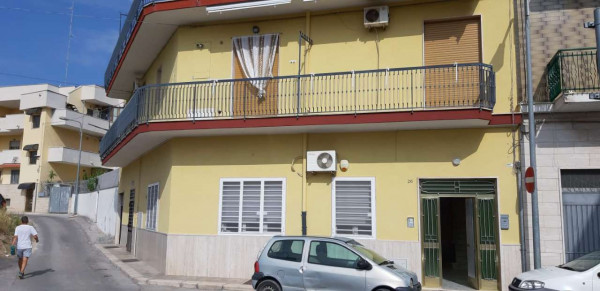Appartamento in vendita a Triggiano, 87 mq