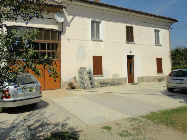Casa indipendente in vendita a Alessandria, San Giuliano, Con giardino, 280 mq