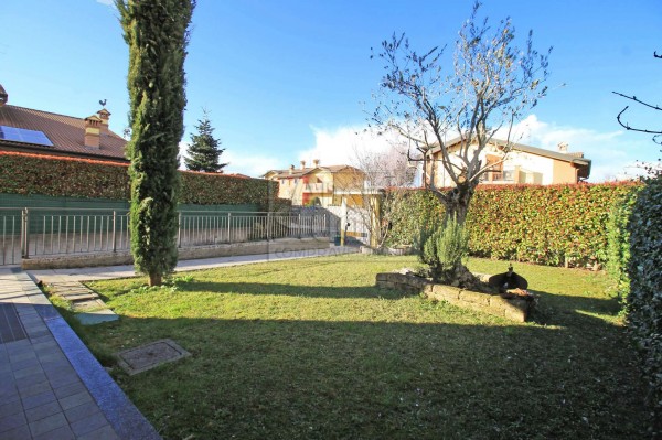Villa in vendita a Cassano d'Adda, Cristo Risorto, Con giardino, 213 mq