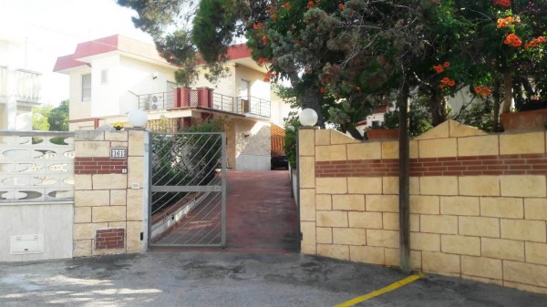 Villa in vendita a Castellaneta, Marina Di Castellaneta, Con giardino, 130 mq