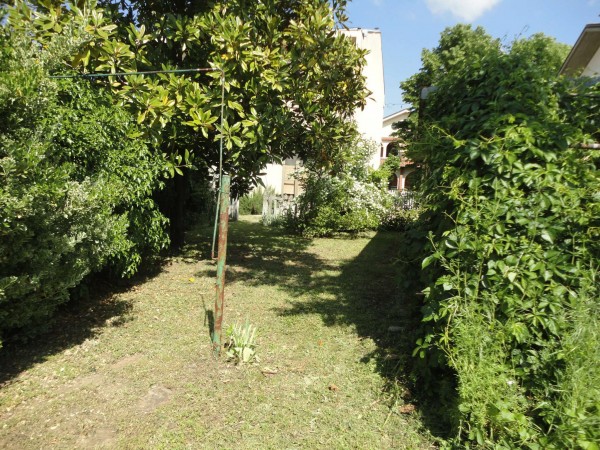 Casa indipendente in vendita a Alessandria, Spinetta Marengo, Con giardino, 110 mq