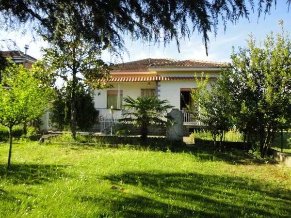 Casa indipendente in vendita a Alessandria, Spinetta Marengo, Con giardino, 90 mq