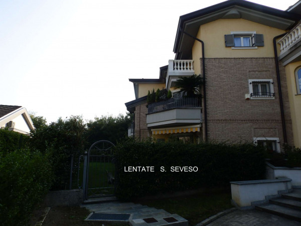 Appartamento in vendita a Lentate sul Seveso, Con giardino, 145 mq