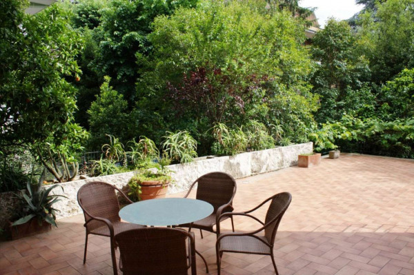 Appartamento in affitto a Roma, Con giardino, 160 mq