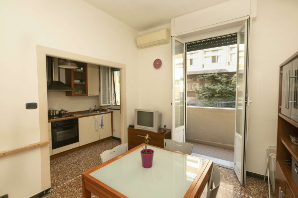 Appartamento in vendita a Genova, 50 mq