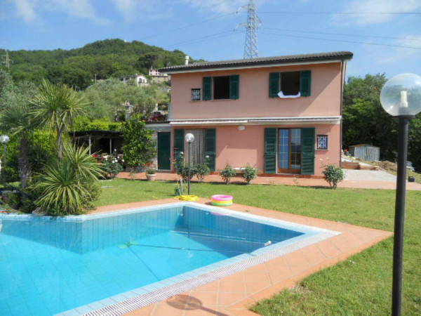 Villa in vendita a Rapallo, Savagna, Con giardino, 150 mq