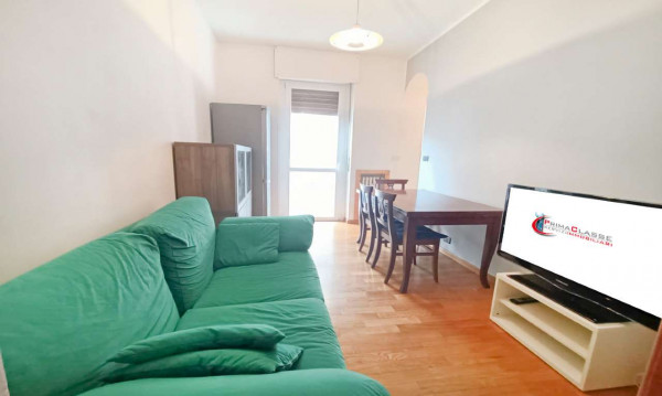 Appartamento in affitto a Milano, Gambara, Arredato, 68 mq