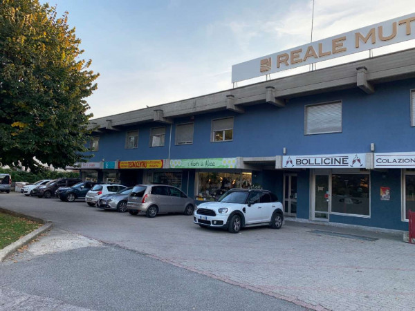 Negozio in vendita a Alpignano, Centro, 77 mq