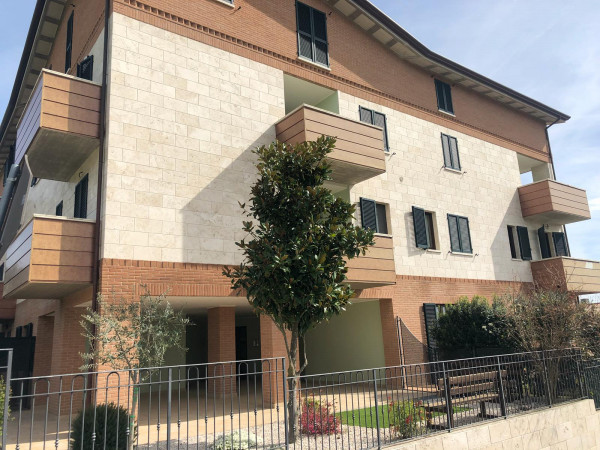 Appartamento in vendita a Perugia, Ripa, 83 mq