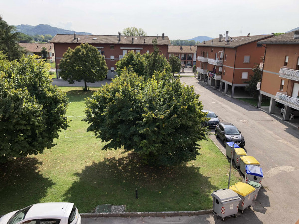 Appartamento in vendita a Perugia, Parlesca, Con giardino, 87 mq
