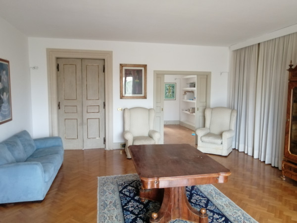 Appartamento in vendita a Lecce, Partigiani, 200 mq