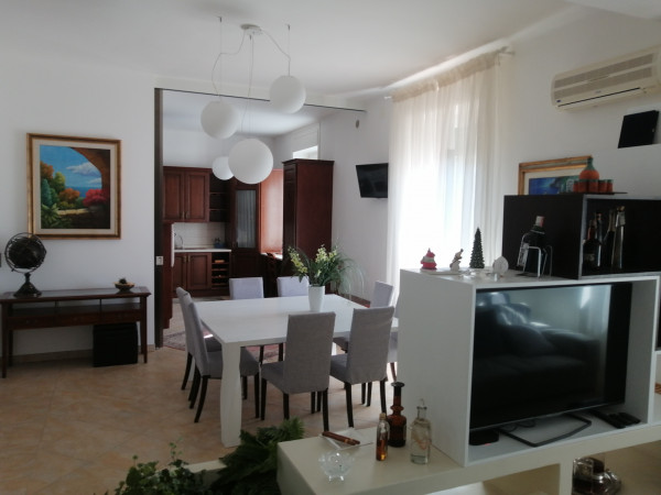 Appartamento in affitto a Lecce, Centro, 100 mq