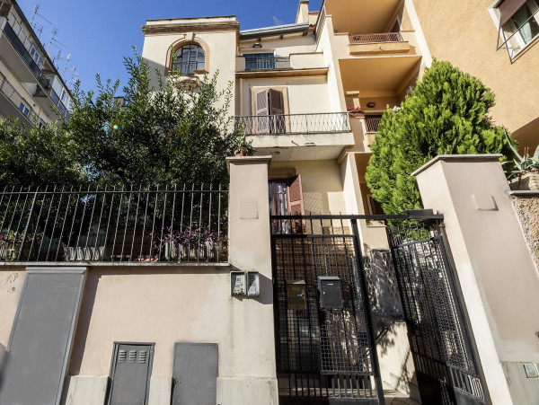 Appartamento in vendita a Roma, Villa Fiorelli, Con giardino, 70 mq
