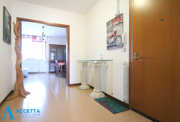 Appartamento in vendita a Taranto, Talsano, 138 mq