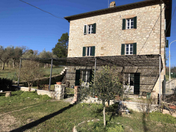 Rustico/Casale in vendita a Perugia, San Giovnni Del Pantano, Con giardino, 300 mq - Foto 1
