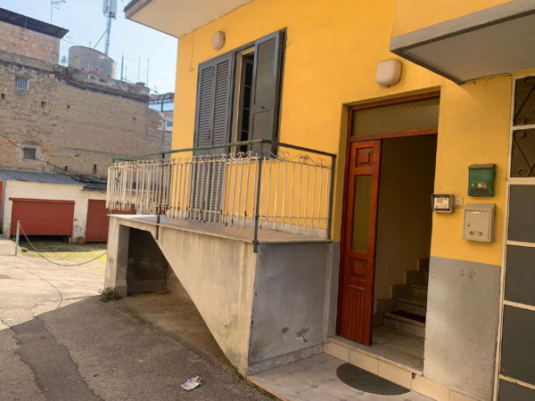 Appartamento in vendita a Pomigliano d'Arco, Centrale, 135 mq