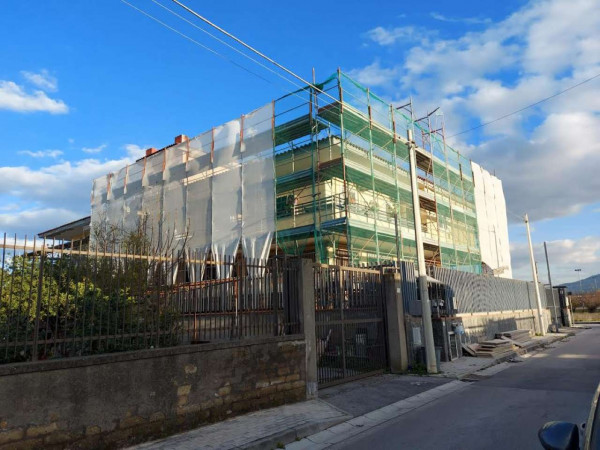 Appartamento in vendita a Pomigliano d'Arco, Centrale, 106 mq