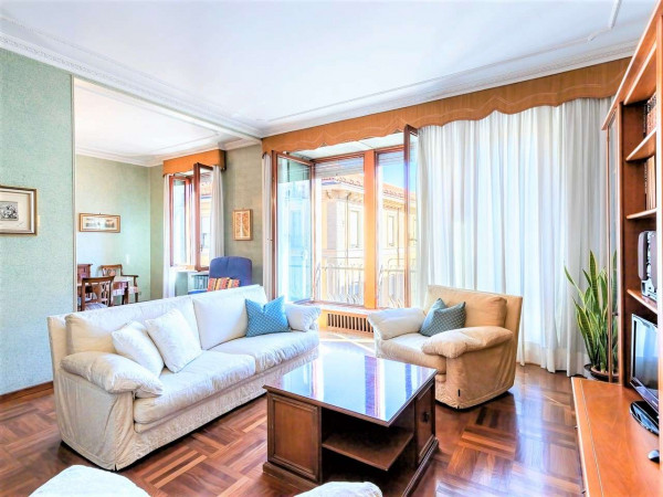 Appartamento in vendita a Torino, 160 mq