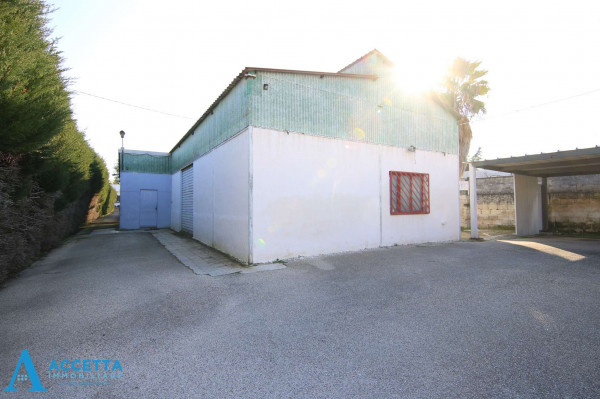 Locale Commerciale  in vendita a Taranto, Rione Laghi - Taranto 2, Con giardino, 158 mq - Foto 5