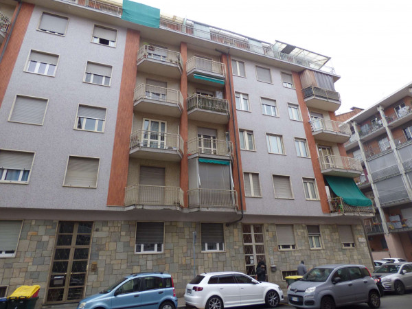Appartamento in vendita a Torino, 64 mq