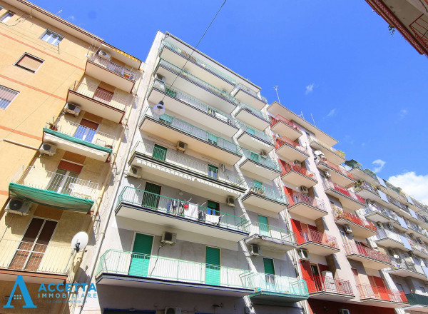 Appartamento in vendita a Taranto, Rione Italia - Montegranaro, 111 mq