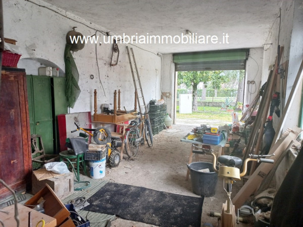 Casa indipendente in vendita a Cannara, Con giardino, 535 mq - Foto 2