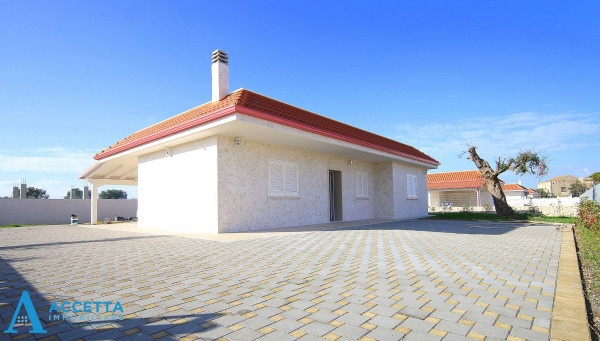 Villa in vendita a Taranto, Talsano, Con giardino, 124 mq