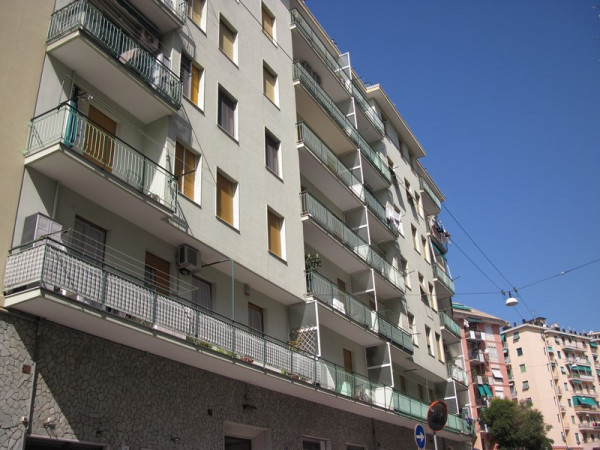 Appartamento in vendita a Genova, Prà Palmaro, 75 mq