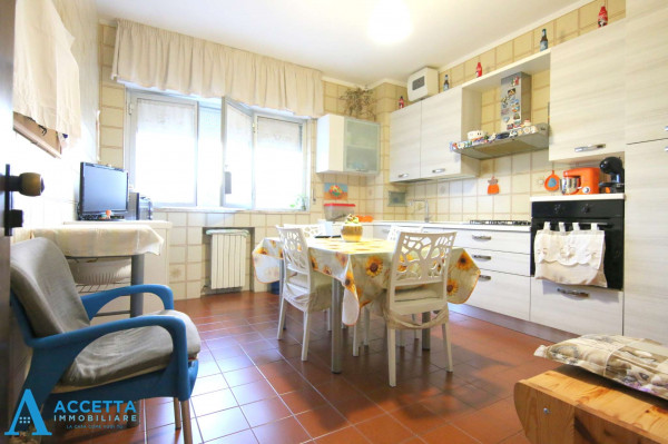 Appartamento in vendita a Taranto, Rione Laghi. Taranto 2, Con giardino, 115 mq - Foto 14