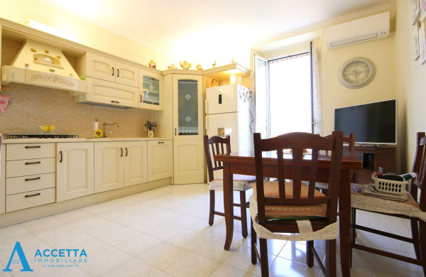 Appartamento in vendita a Taranto, Tre Carrare - Battisti, 69 mq