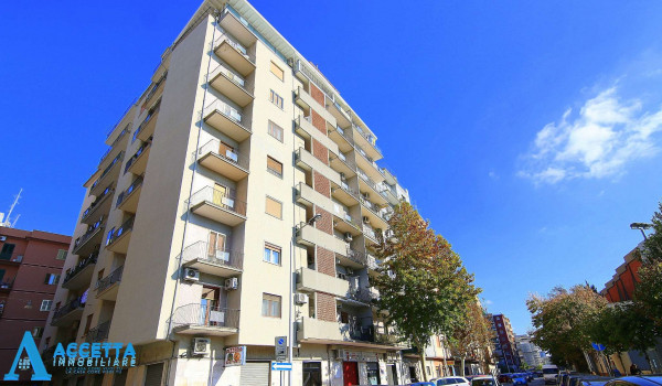 Appartamento in vendita a Taranto, Rione Italia, Montegranaro, 115 mq